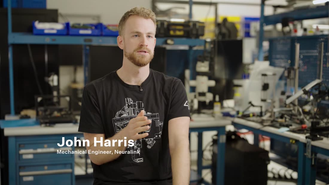 John Harris, Mechanical Engineer bei Neuralink, im Interview in der Werkstatt